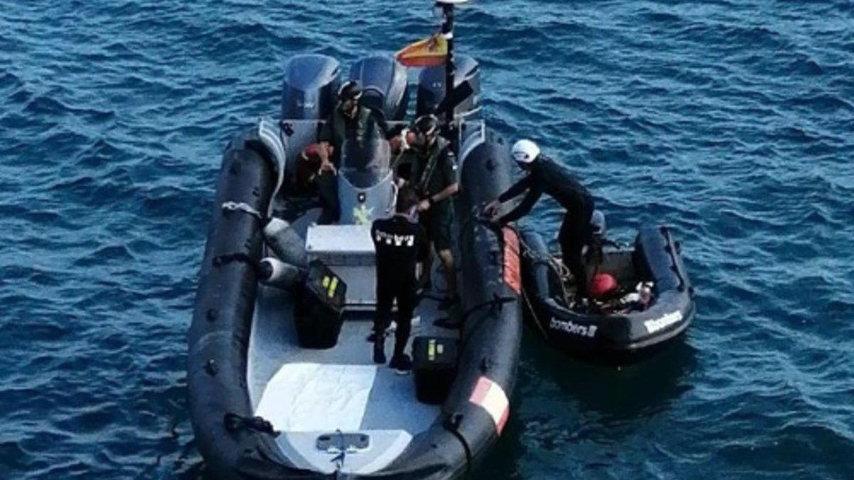 Localizado el cuerpo de un submarinista en una cala de Sitges