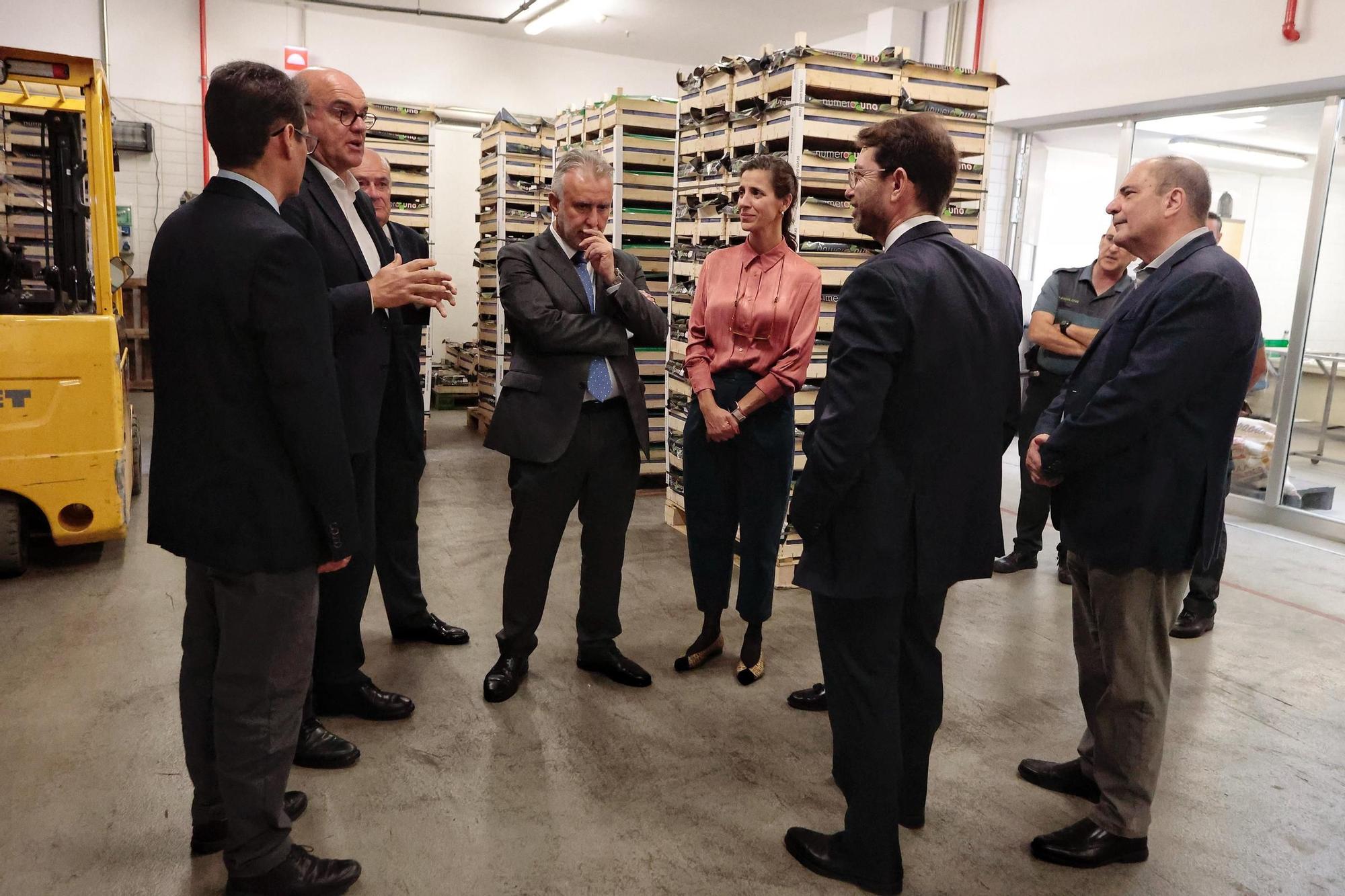 Visita del ministro Ángel Víctor Torres al Puerto de Santa Cruz