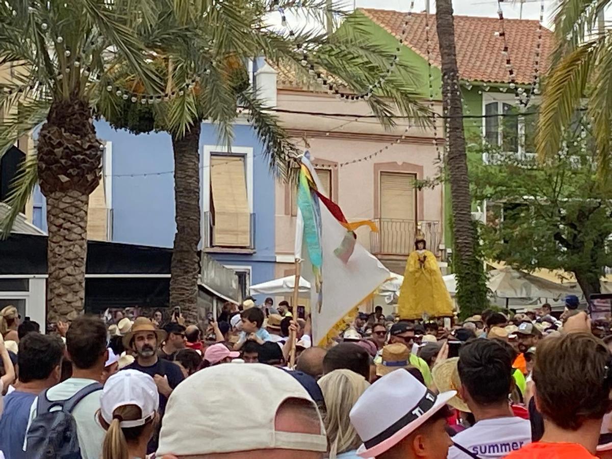 Miles de aspenses acompañan a la Virgen de las Nieves en la histórica romería de la Traída desde Hondón de las Nieves