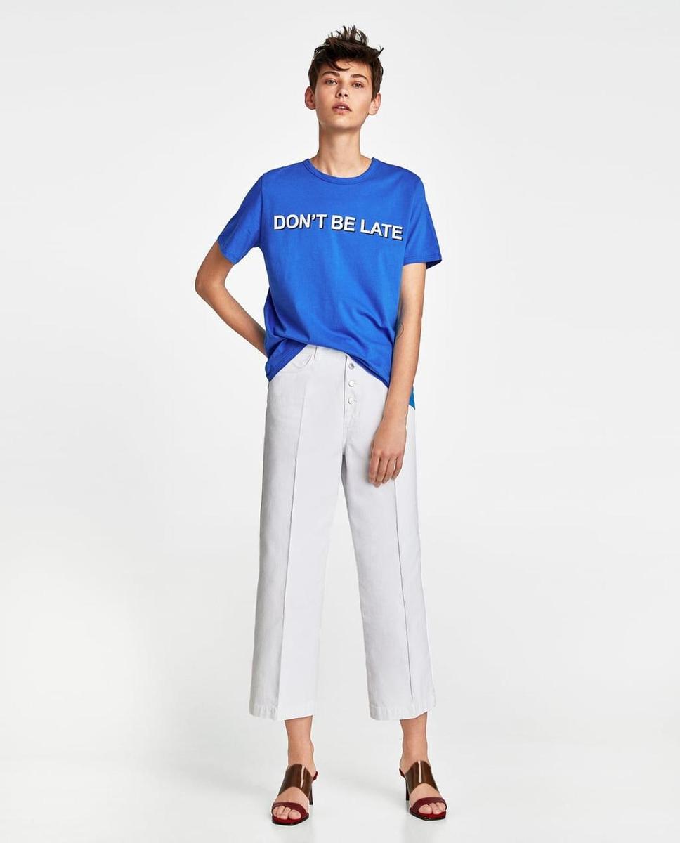 Camiseta 'DON'T BE LATE' de Zara