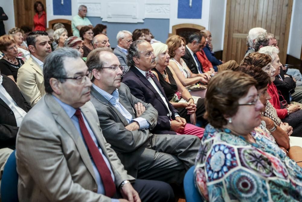 Entrega de los premios "Antiguo Alumno Distinguido" y "Campanil" 2016