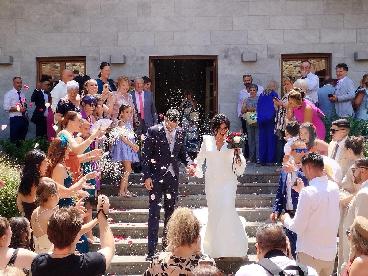 La boda de dos mejores amigos, Sara y Bruno, en Llanera, en imágenes