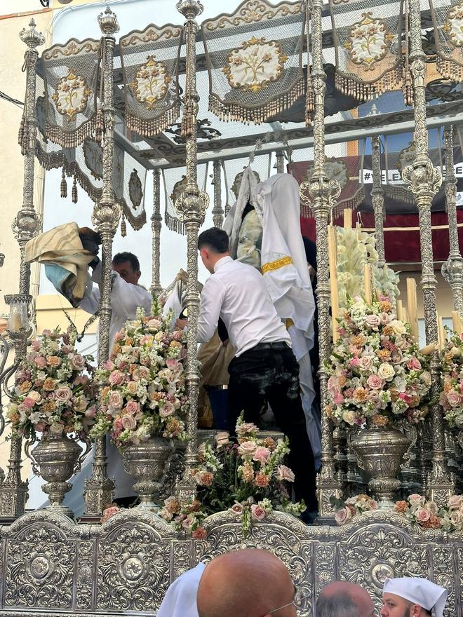 La Pollinica de Vélez suspende la procesión al incendiarse en el trono la Virgen del Rocío