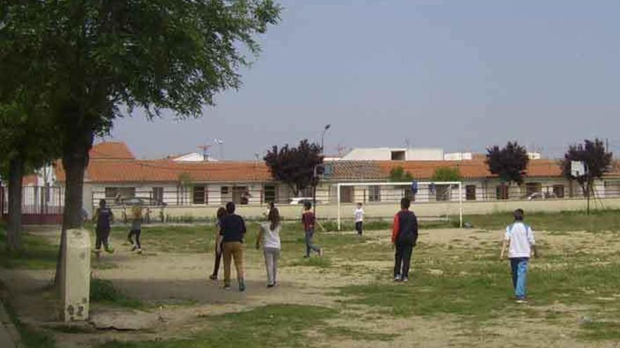 Campo de fútbol del colegio de Villaralbo.