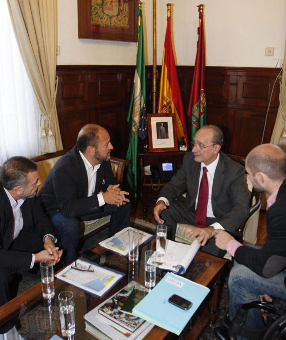 Reunión entre el viceconsejero de Fomento y el alcalde.