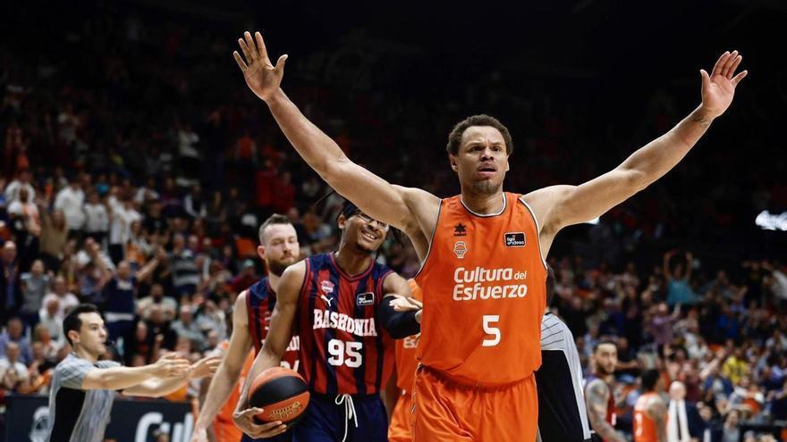 Jones y Ojeleye lideran el resurgir del Valencia Basket