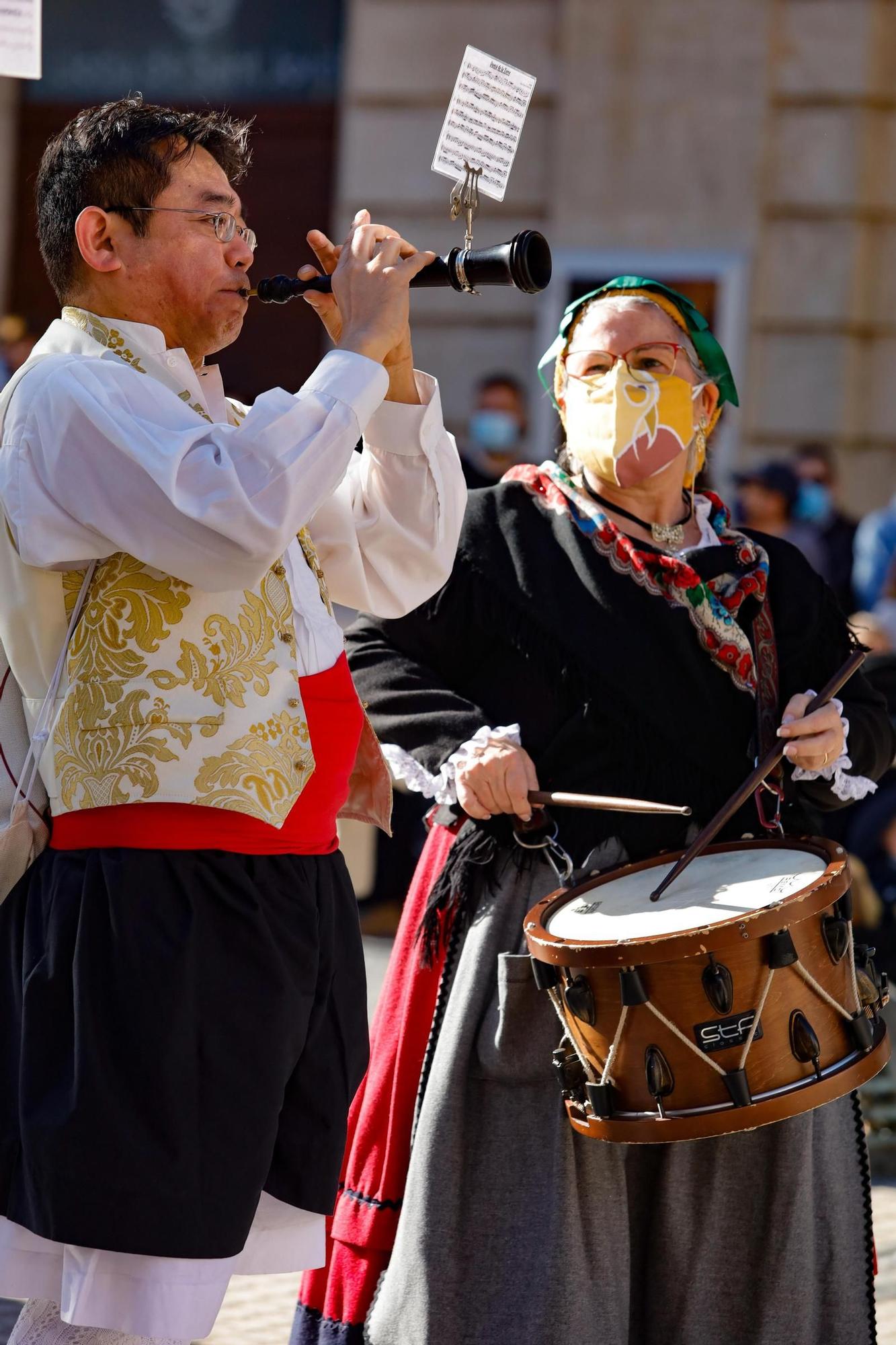 Alcoy da el pistoletazo de salida a su Trilogía del Nadal con el desfile de les Pastoretes