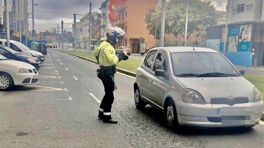 Un control en la Avenida de la Trinidad.