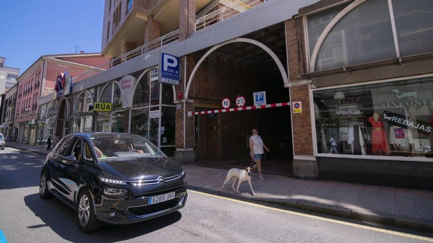 El acceso al parking municipal de la calle Cuba.