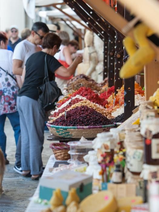 Abarrote en la Ciudad de los Caballeros en su viaje al Medievo