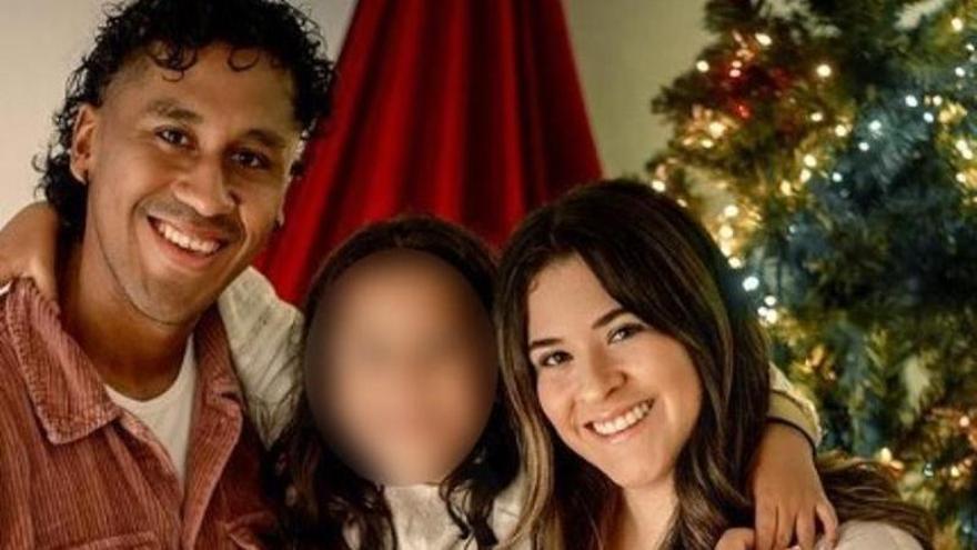 Renato Tapia, que posa en una foto navideña con su mujer y su hija, tendría un hijo de seis años no reconocido.
