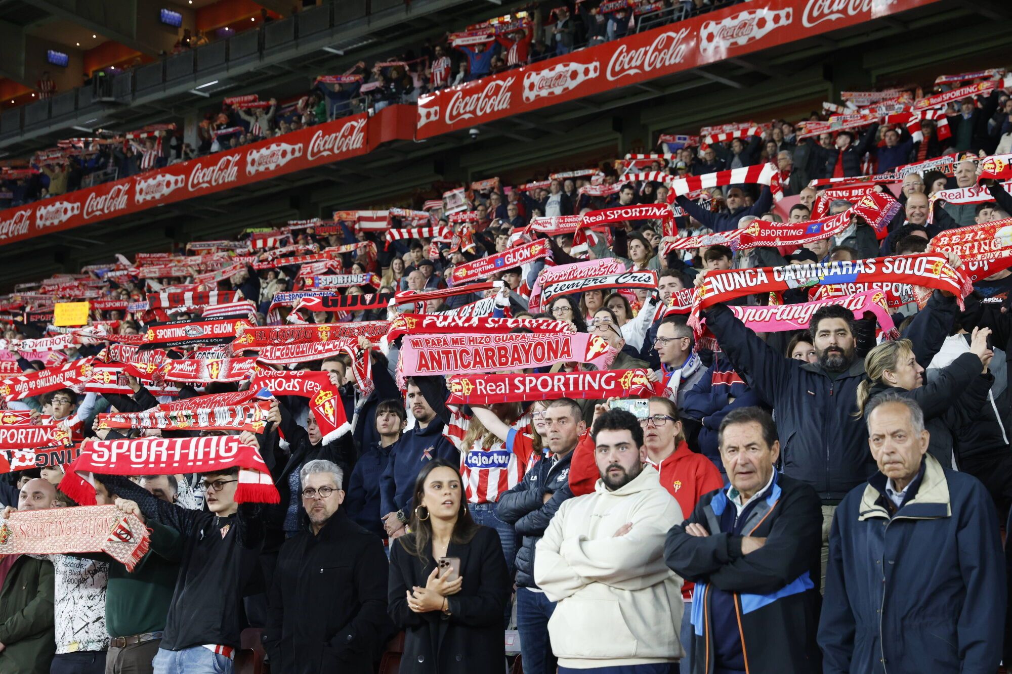 EN IMÁGENES: El Sporting - Tenerife disputado en El Molinón