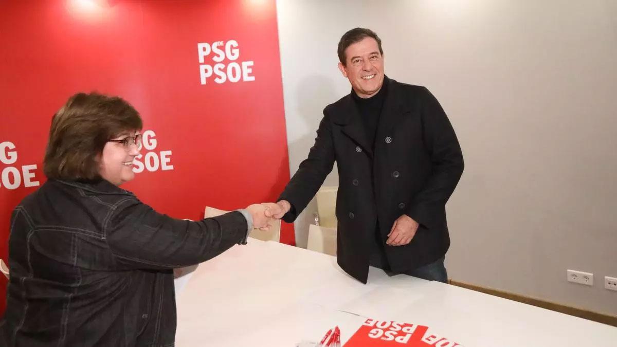 José Ramón Gómez Besteiro, al formalizar su precandidatura a secretario xeral del PSdeG en la sede de O Pino.