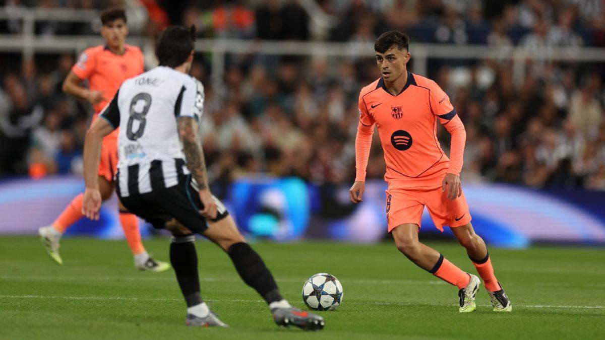 Pedri, en el partido ante el Newcastle