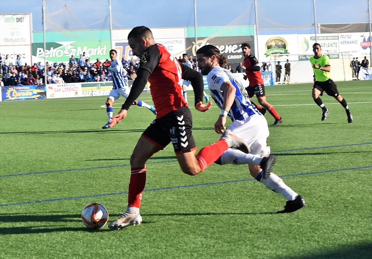 Las imágenes del Salerm Puente Genil-Recreativo de Huelva