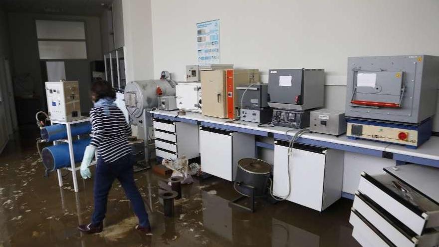 Los daños causados por la riada en los laboratorios, en una imagen de archivo.