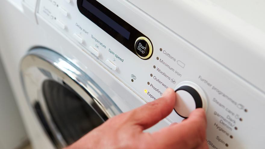 El truco del vinagre en la lavadora que deja sin palabras a los amantes de la limpieza