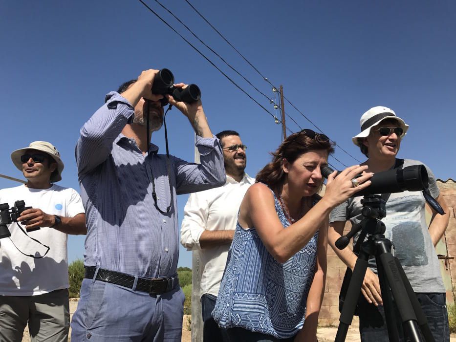 La presidenta Francina Armengol y el conseller Vicenç Vidal visitan el nuevo parque natural de es Trenc