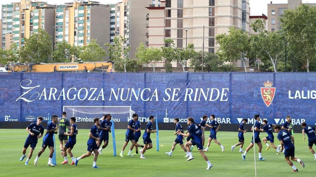 Primer entrenamiento con la lona de Gol Sur en La Romareda en septiembre del 24