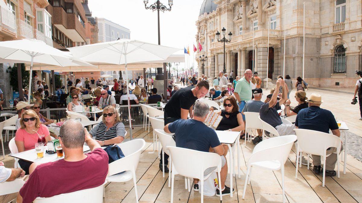 Una terraza en la plaza del Ayuntamiento