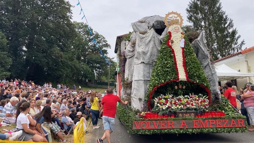 VÍDEO: Valdesoto celebra las fiestas de San Félix con su espectacular desfile de carrozas