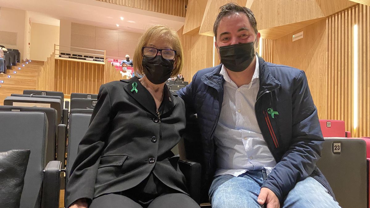 María Menéndez y su hijo Jorge Rodríguez