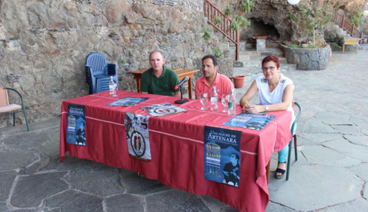 Antonio Medina, Jesús Díaz y Pilar Ramos, de izquierda a derecha, ayer en Artenara en la presentación del programa. | lp / dlp