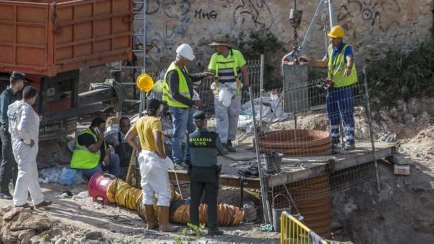 La Guardia Civil llega al fondo del pozo sin encontrar a la joven desaparecida