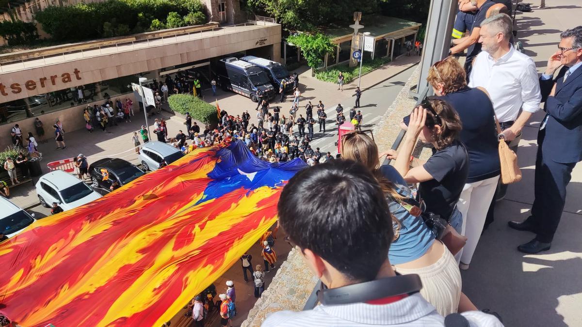 Protesta de l'ANC a Montserrat per la visita dels reis