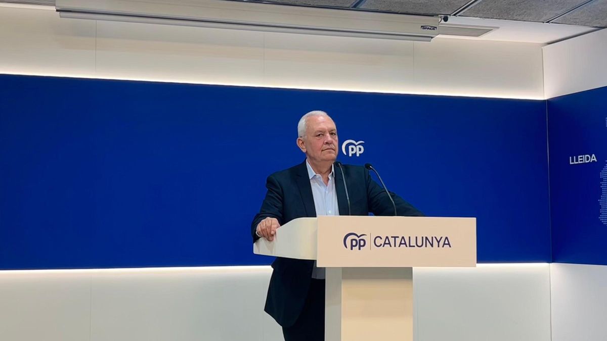 El secretario general del PPC y diputado en el Congreso, Santi Rodríguez, en rueda de prensa.