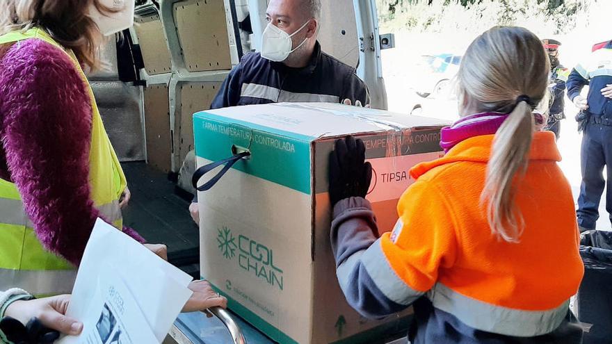 Moment de l&#039;arribada de les vacunes de Moderna a Catalunya el 13 de gener del 2021