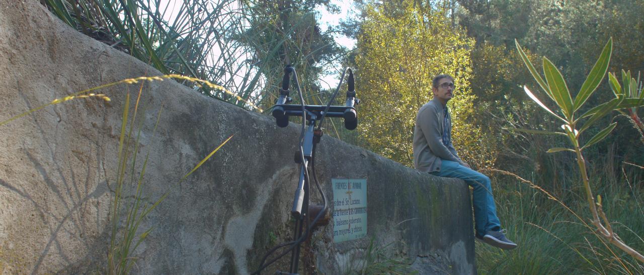 Carlos Izquierdo, en una de las grabaciones.