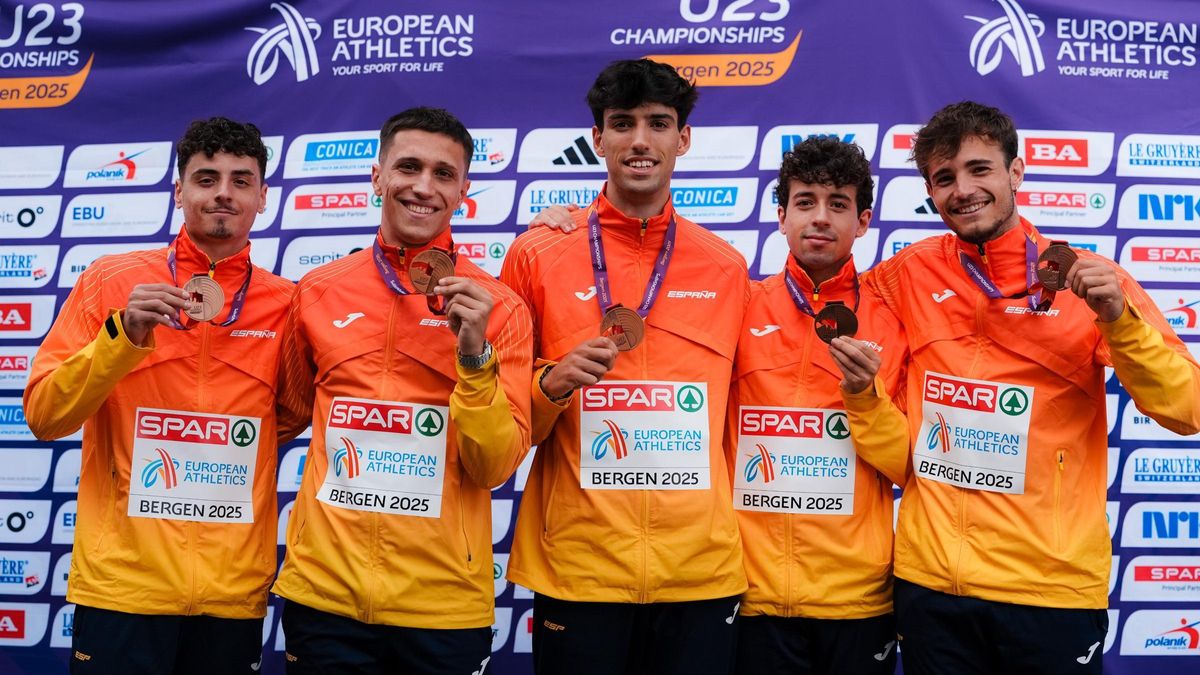 Manuel Vilacha, primero por la izquierda, en el podio del Campeonato de Europa sub-23