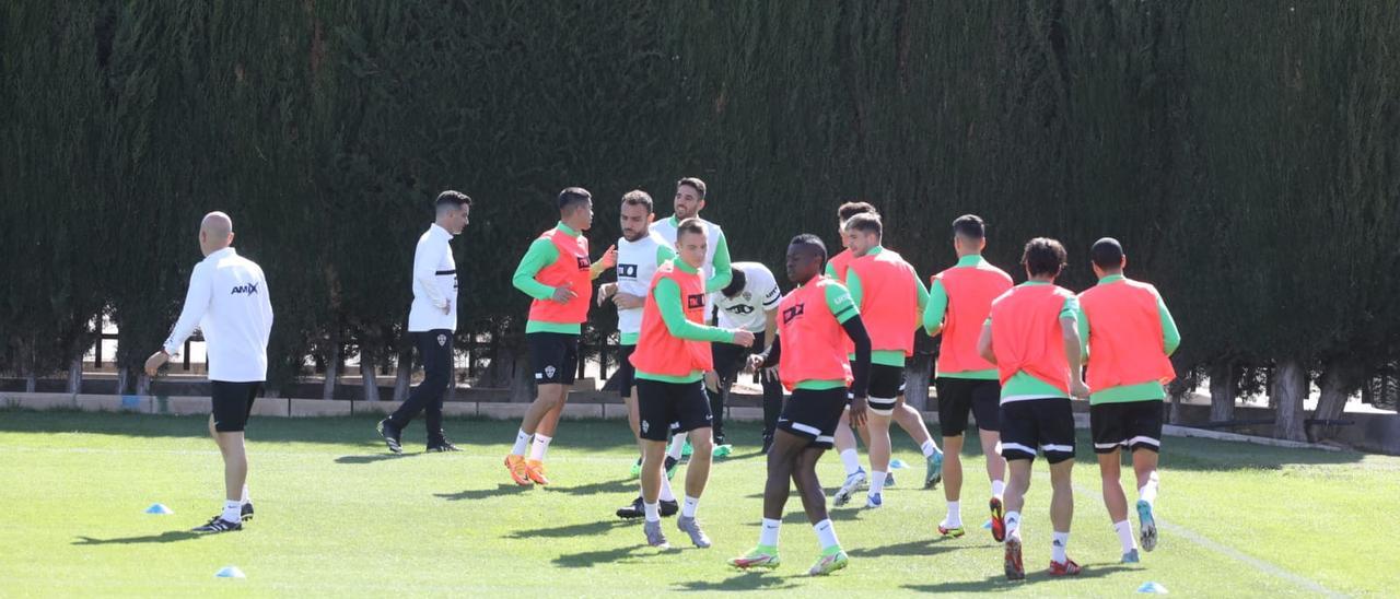 Entrenamiento de ayer del Elche CF en el Díez Iborra