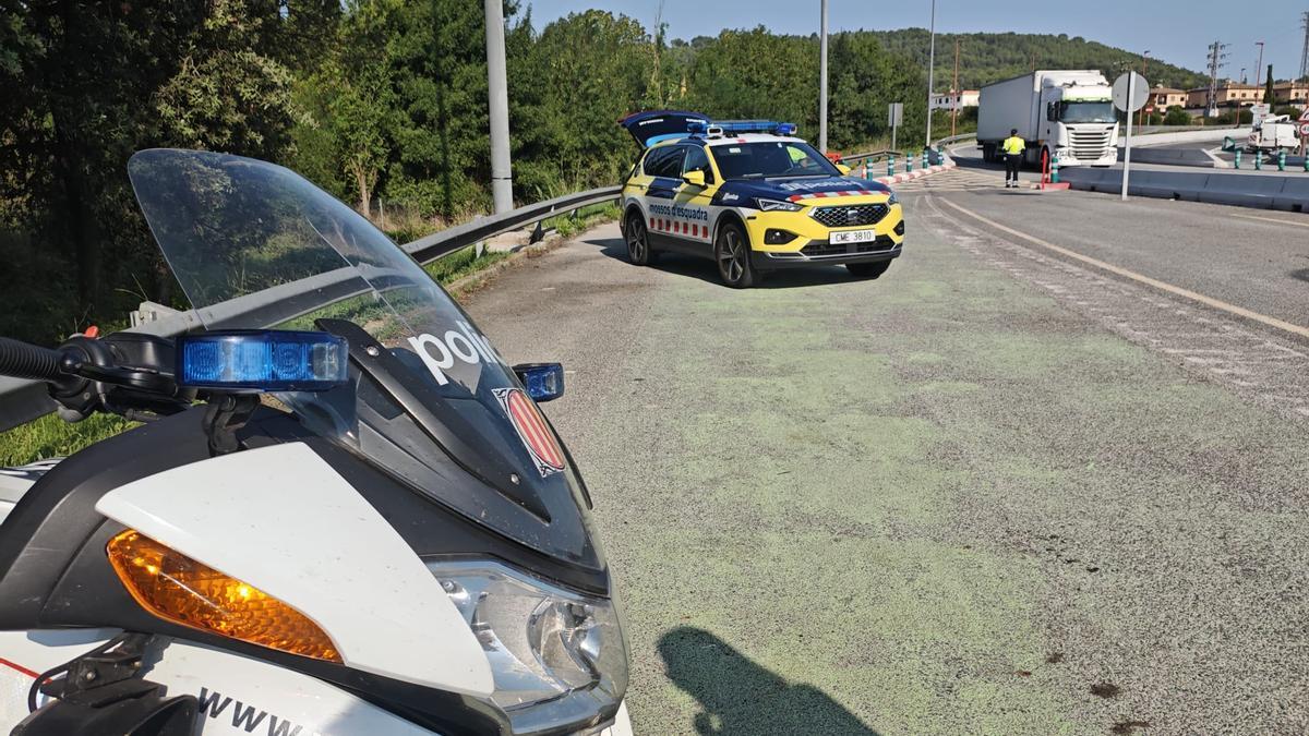 Un control dels Mossos a Sant Julià de Ramis
