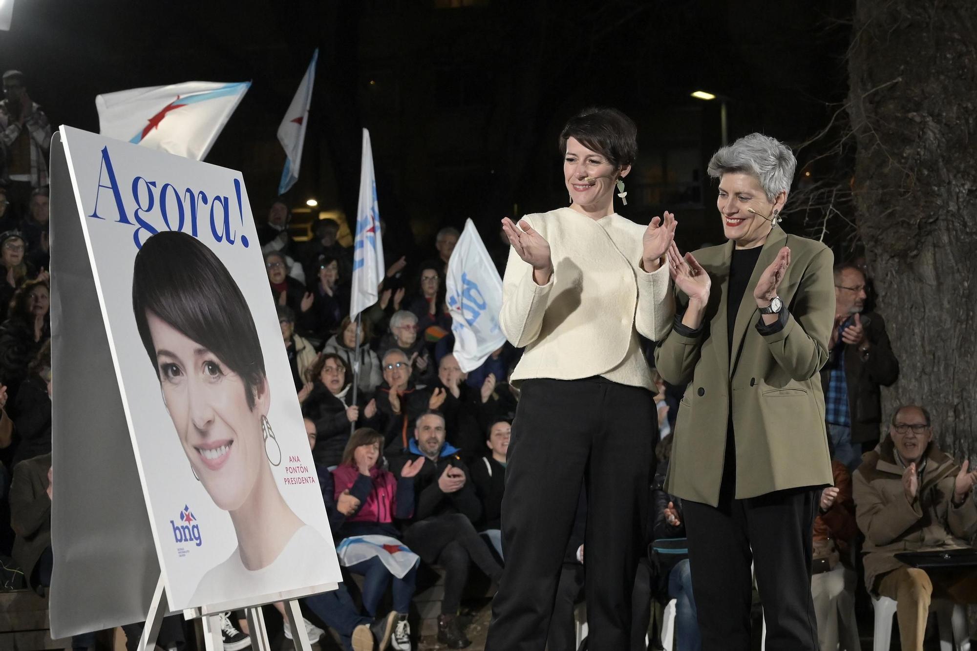 Así ha sido el inicio de la campaña electoral en Galicia con el tradicional acto de pegada de carteles