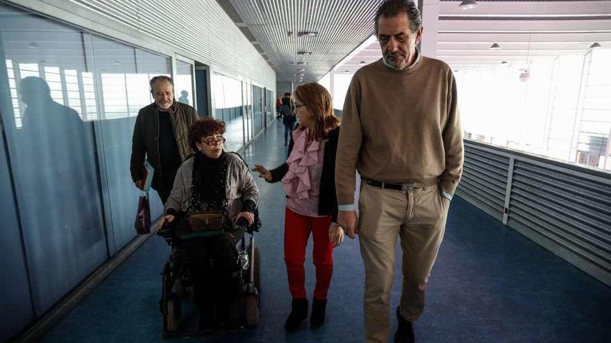 Raúl Rodríguez, Alicia Nefti, Mayte Martín y Juan Dúo, ayer tras la reunión celebrada en Ifeza.