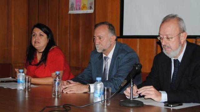 Desde la izquierda, Amalia Franco, José Ramón Repullo y Fernando Vázquez, ayer, en Jarrio.