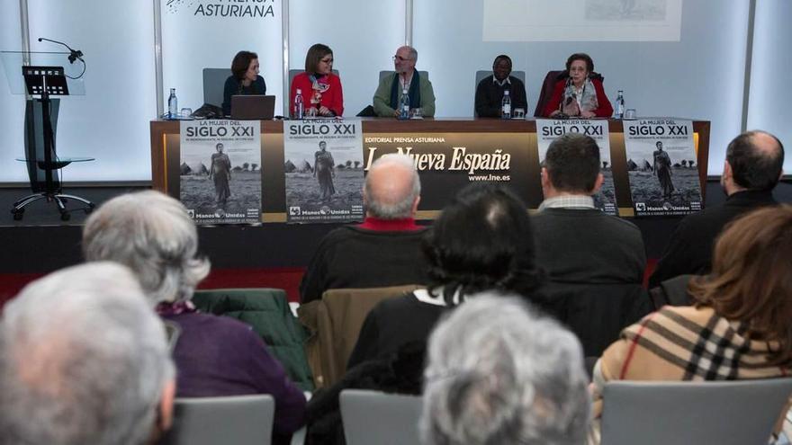 De izquierda a derecha, Marta Fano, Susana Fernández, Juan Antonio Fraile, Lwanga Kalula y María Elvira García Castañedo.