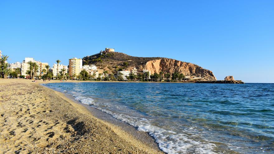 Dos playas de Águilas, cerradas al baño por vertidos residuales