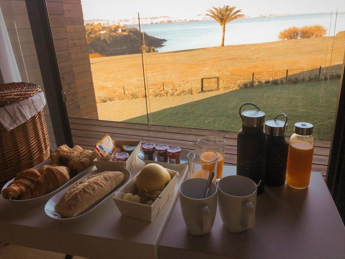 Desayuno en una de las cabañas de Canide.