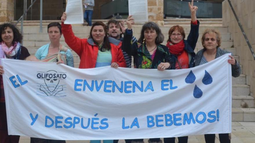 Dos grupos ecologistas exigen a Dénia que deje de usar el herbicida «tóxico» glifosato en sus parques