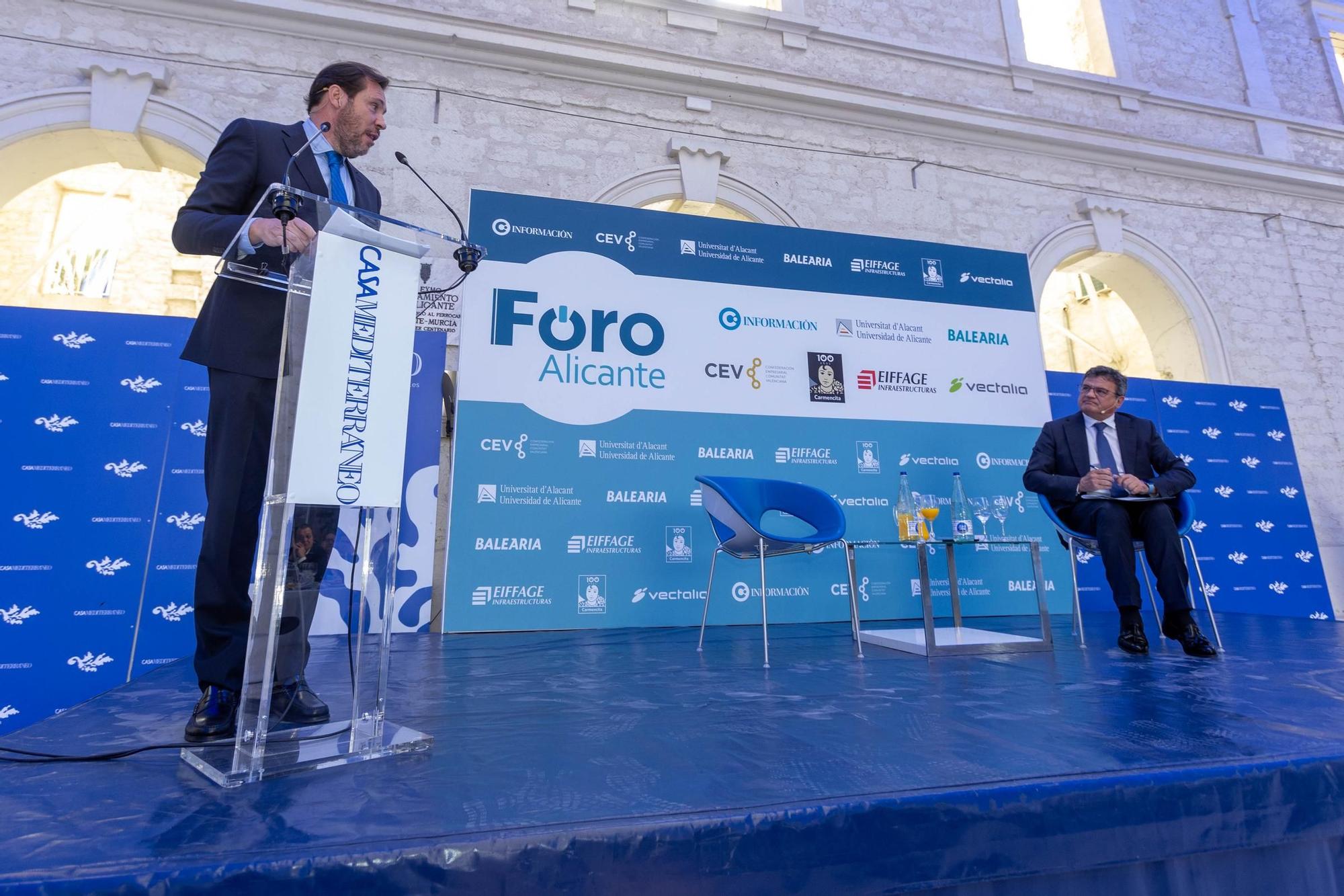 El ministro Óscar Puente en el Foro Alicante de Información celebrado en Casa Mediterráneo