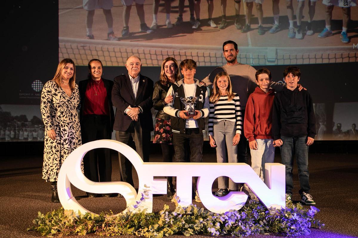 Esta Gala se celebra anualmente para dar el merecido homenaje a los/las campeones/as y finalistas de los Campeonatos de la Comunidad Valenciana.