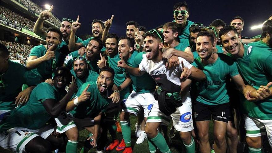 El Betis se aseguró su duodécimo ascenso a Primera a falta de dos jornadas