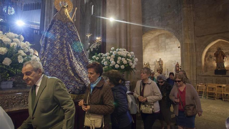 La Montaña no renuncia a su besamanto