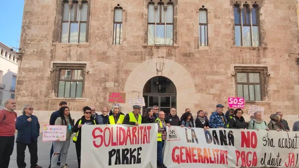 Protesta ante la Generalitat Valenciana del Kolectivo Jóvenes Parke.