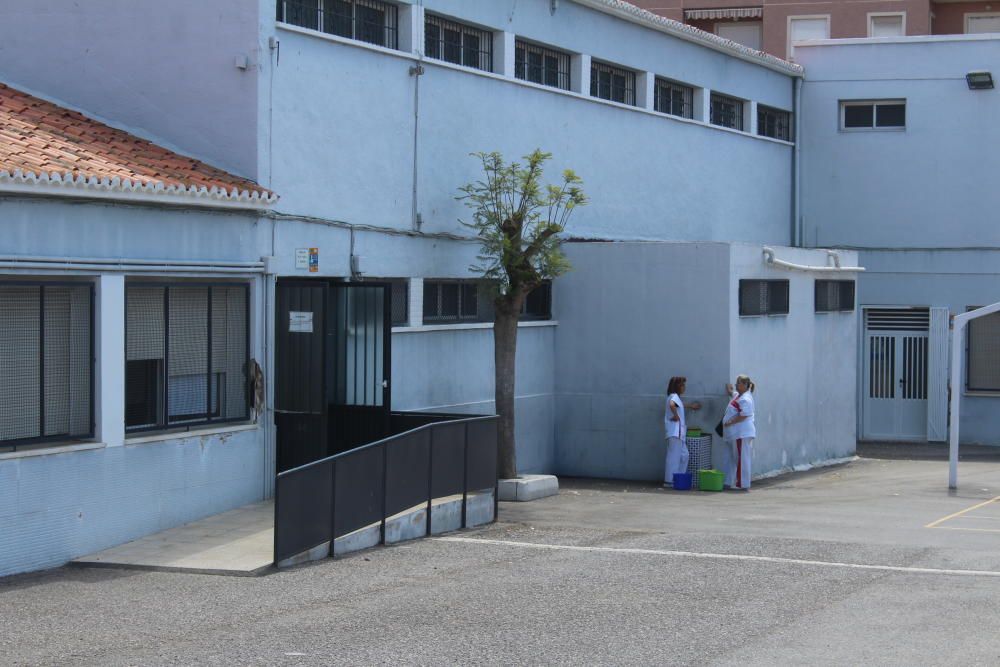Educación adjudica los trabajos para evaluar la patología que afecta a varios edificios del Colegio Inmaculada, el más antiguo de Torrevieja, tras pedirlo los padres y la dirección del centro