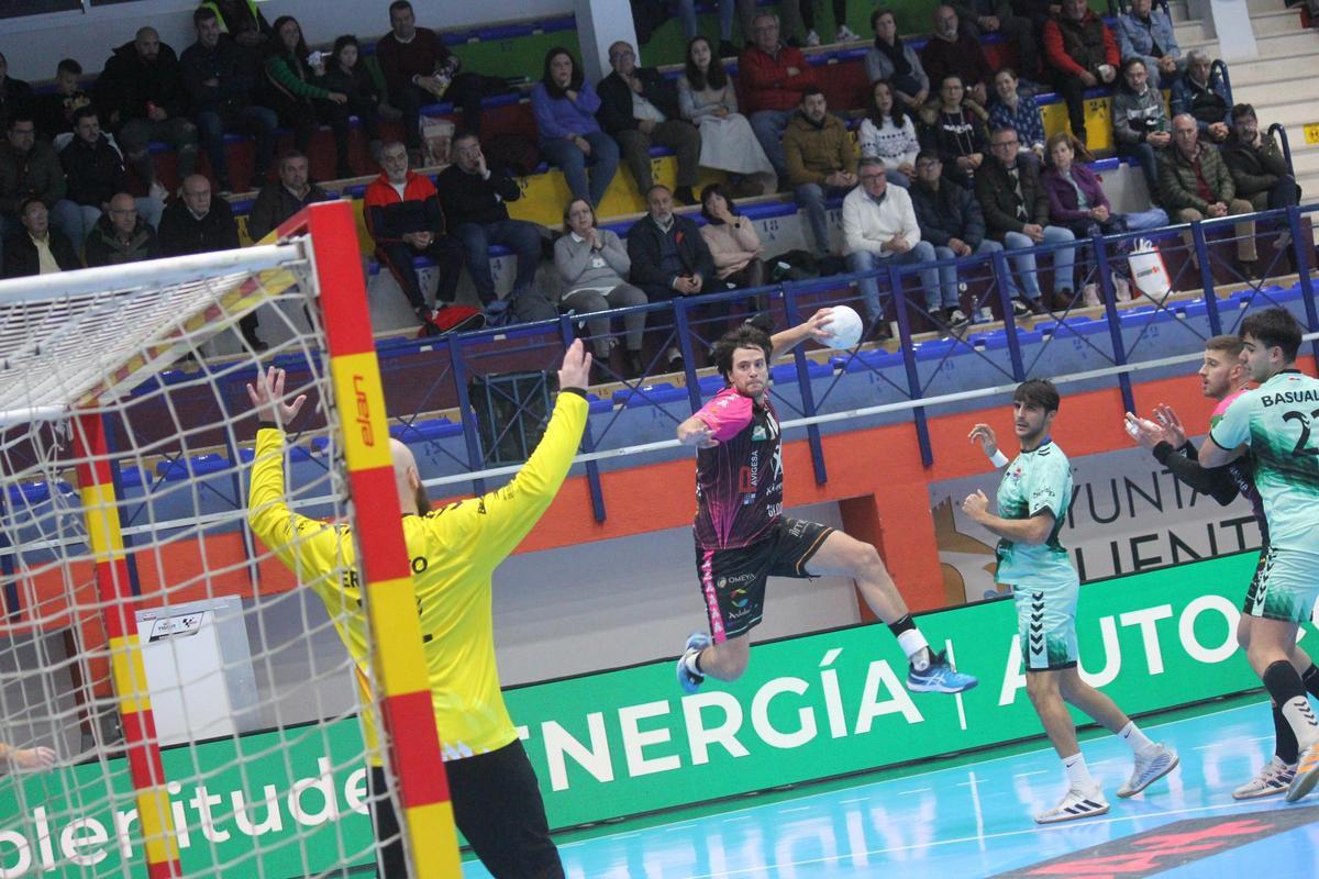 Luisfe Reina, en el partido entre el Ximénez y el Sinfín.