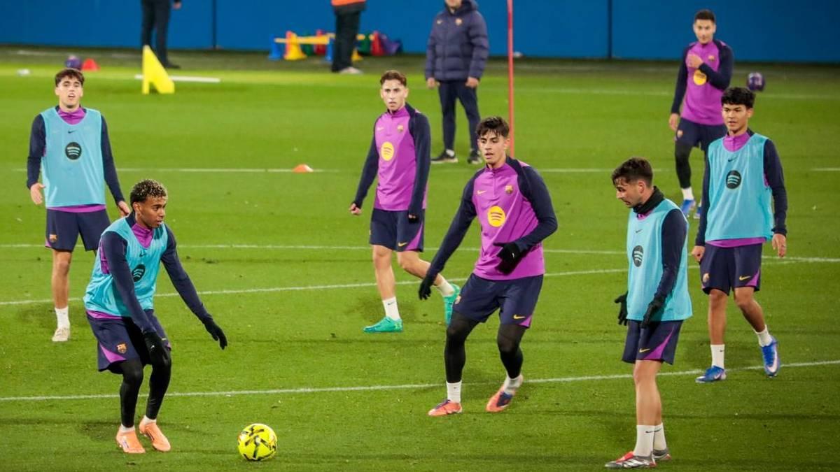 El Barça prepara el derbi con Olmo acelerando para entrar en la convocatoria